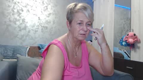 Lovepinklilly online show from February 7, 6:11 pm