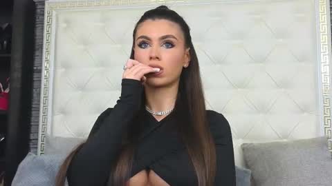 Gabriela online show from December 5, 8:23 am