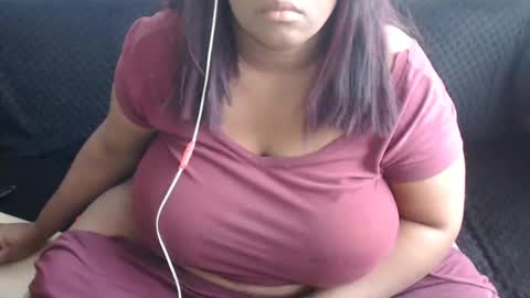 Snapshot of rosexmary chatting on March 2, 10:38 pm LAURA online show from March 2, 10:38 pm