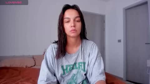 Roshelle online show from November 24, 4:45 am