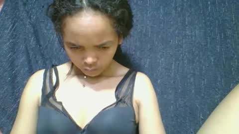 rosia685234 online show from April 17, 7:06 pm