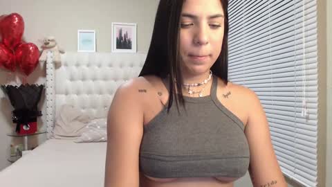 rosiehw online show from December 15, 2:41 am