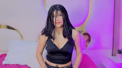 Snapshot of rosiejones_ chatting on February 28, 11:44 am Rosie online show from February 28, 11:44 am