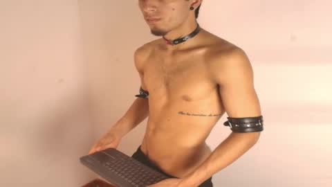 Snapshot of rosse_one chatting on November 30, 6:56 pm rosse_one online show from November 30, 6:56 pm