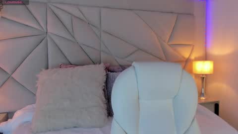 Rosse Collinss online show from October 4, 1:31 pm