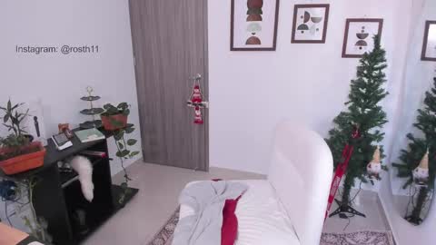 Snapshot of rossth11 chatting on December 12, 6:10 pm Im Ross online show from December 12, 6:10 pm