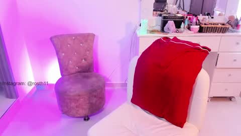 Snapshot of rossth11 chatting on January 12, 9:40 pm Im Ross online show from January 12, 9:40 pm