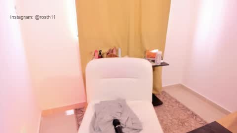 Snapshot of rossth11 chatting on January 21, 7:39 pm Im Ross online show from January 21, 7:39 pm