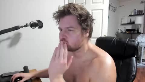 Snapshot of rostungurinn chatting on January 3, 4:11 am Rostungur online show from January 3, 4:11 am