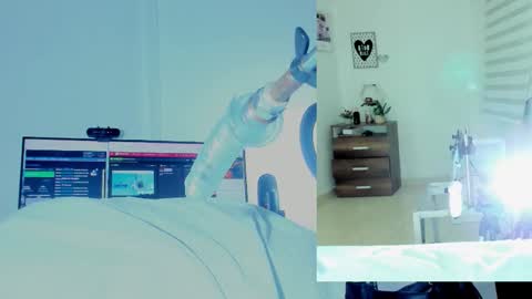 rosy_emely_ online show from January 12, 9:25 am