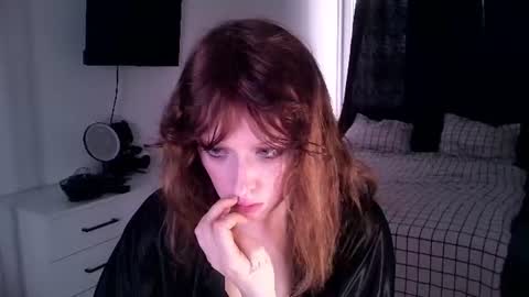 Snapshot of rosy_petal chatting on June 6, 9:14 am rosy_petal online show from June 6, 9:14 am