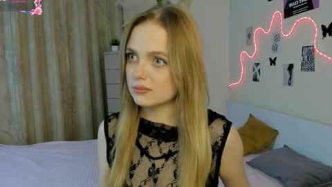 Im Luna online show from May 3, 9:21 pm