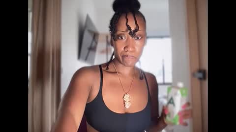 Snapshot of rosycoco chatting on February 19, 4:00 pm Rosy Coco online show from February 19, 4:00 pm