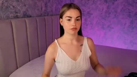 Snapshot of rosywhisper chatting on June 12, 11:20 am Rosy online show from June 12, 11:20 am