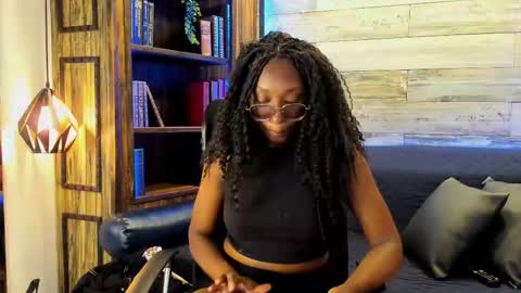 Snapshot of rouselux chatting on February 23, 8:06 pm rouselux online show from February 23, 8:06 pm