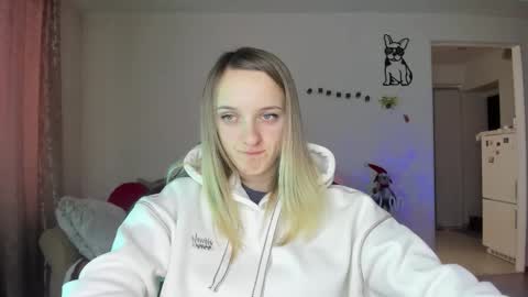 Snapshot of rousereed chatting on January 18, 7:23 am Rouse online show from January 18, 7:23 am