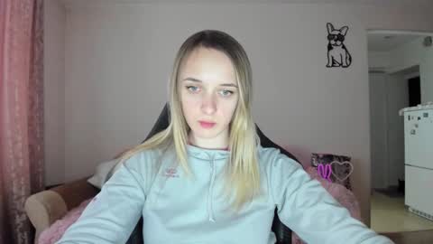 Snapshot of rousereed chatting on February 6, 1:58 pm Rouse online show from February 6, 1:58 pm