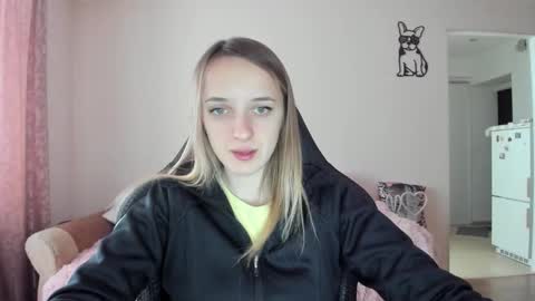 Snapshot of rousereed chatting on February 8, 7:23 am Rouse online show from February 8, 7:23 am