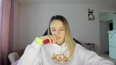 Snapshot of rousereed chatting on February 10, 12:20 pm Rouse online show from February 10, 12:20 pm