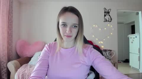 Snapshot of rousereed chatting on February 22, 6:57 am Rouse online show from February 22, 6:57 am