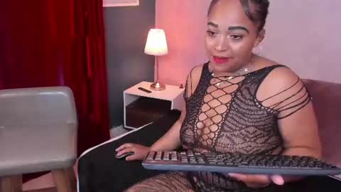 Snapshot of rouses_malih chatting on June 25, 6:34 pm rouses_malih online show from June 25, 6:34 pm