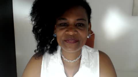 luxa online show from July 18, 1:26 pm