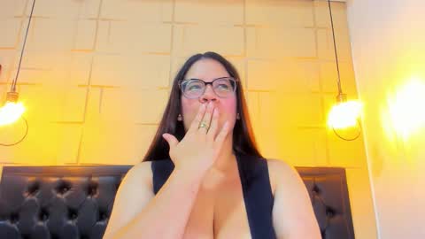 Snapshot of rousmature chatting on February 21, 8:21 pm Rous online show from February 21, 8:21 pm