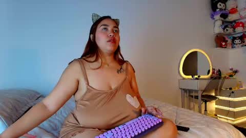 Snapshot of rousrossell_4 chatting on July 15, 2:44 pm Call me Rous online show from July 15, 2:44 pm