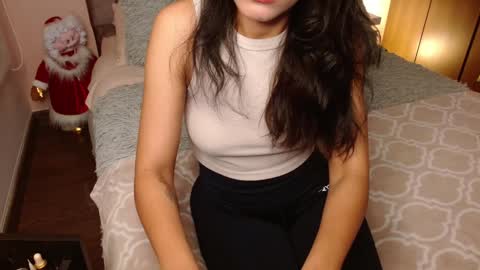 Rouss marie henao  online show from December 24, 1:28 pm