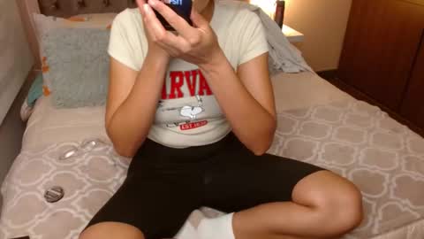 Rouss marie henao  online show from February 8, 9:35 am