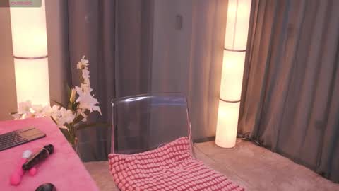 Snapshot of rousse_elodie chatting on November 9, 1:31 pm Rousse 3 online show from November 9, 1:31 pm