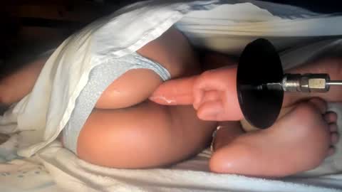 Snapshot of roussh_ chatting on February 7, 8:40 am Rosa online show from February 7, 8:40 am