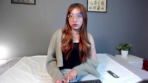 Snapshot of roussy_spicy chatting on June 12, 3:49 am Roussy online show from June 12, 3:49 am