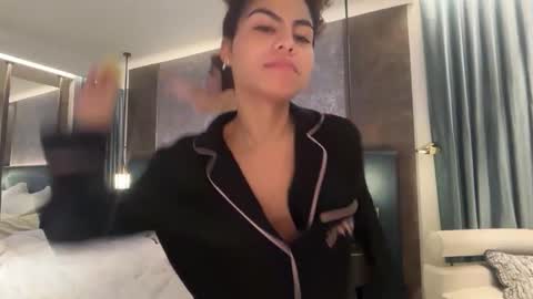 Roustar online show from November 17, 10:26 pm