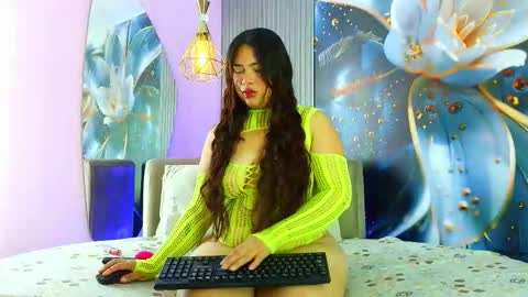 Snapshot of rouxinferno_cr chatting on March 19, 4:49 am rouxinferno_cr online show from March 19, 4:49 am