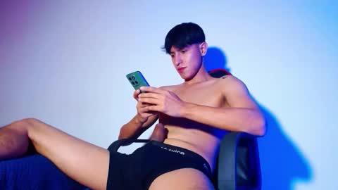 rowanboy23 online show from November 21, 9:24 pm