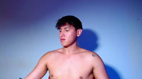 rowanboy23 online show from April 12, 10:37 pm