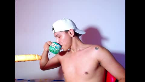 rowanboy23 online show from May 31, 3:52 pm