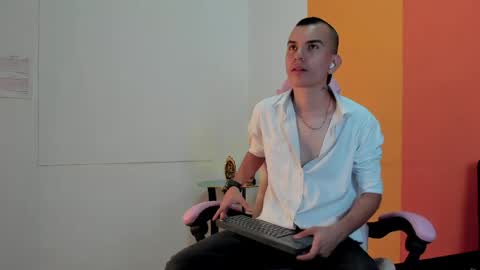 Snapshot of rowancley chatting on April 19, 5:34 pm Rowan online show from April 19, 5:34 pm
