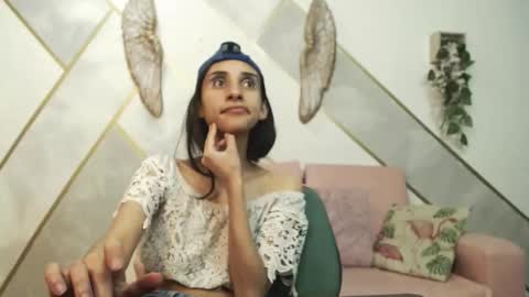 Snapshot of roxana_cyrano chatting on October 10, 10:20 pm online show from October 10, 10:20 pm