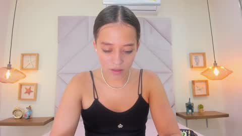 Roxana   online show from October 5, 7:01 pm