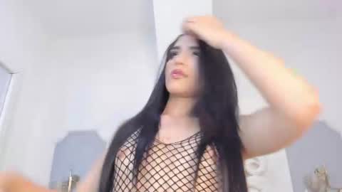 roxana_scott1 online show from July 3, 3:46 am