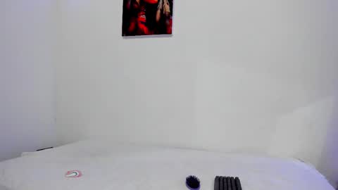 Snapshot of roxanajames__ chatting on February 19, 3:49 pm roxy online show from February 19, 3:49 pm