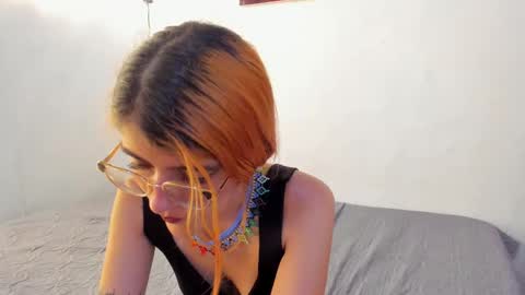 Snapshot of roxanajames__ chatting on November 21, 4:16 pm roxy online show from November 21, 4:16 pm