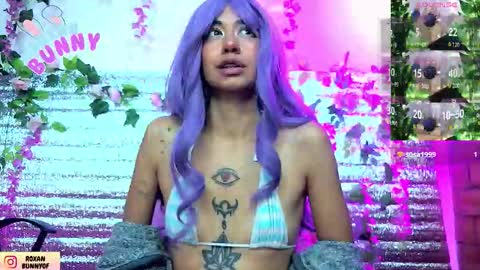 Snapshot of roxanbunny chatting on February 27, 2:44 am roxxy online show from February 27, 2:44 am