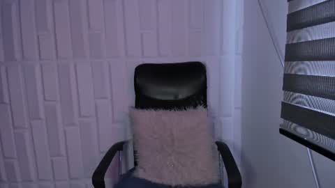Snapshot of roxanebrown chatting on June 17, 7:26 pm roxanebrown online show from June 17, 7:26 pm