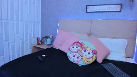 Snapshot of roxanebrown chatting on July 13, 7:38 pm roxanebrown online show from July 13, 7:38 pm