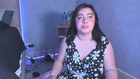 Snapshot of roxanebrown chatting on July 21, 7:38 pm roxanebrown online show from July 21, 7:38 pm