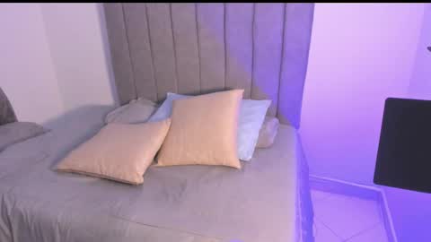 Roxane online show from November 25, 7:08 am