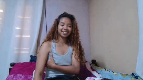 roxanne_98 online show from October 8, 4:43 am